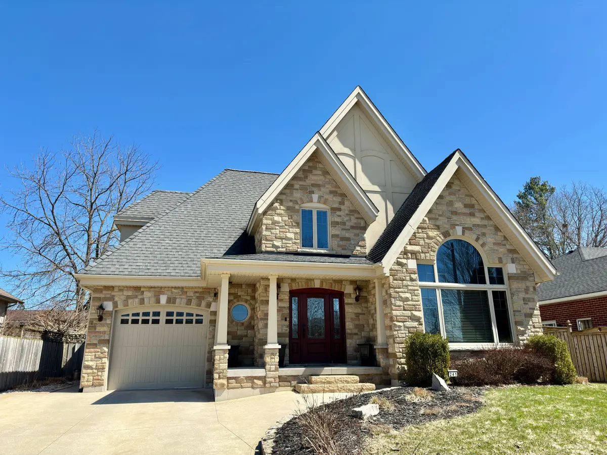 241 4th Street CRES, Hanover, ON N4N 3S9