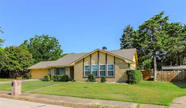 1327 Big Stone Gap Road, Duncanville, TX 75137