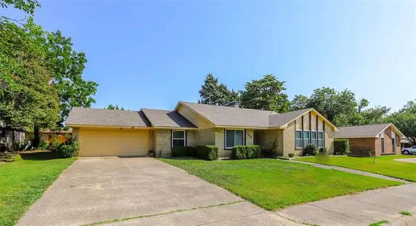 1327 Big Stone Gap Road, Duncanville, TX 75137