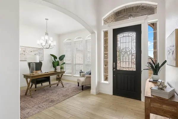 10909 Chriswood Drive, Crowley, TX 76036