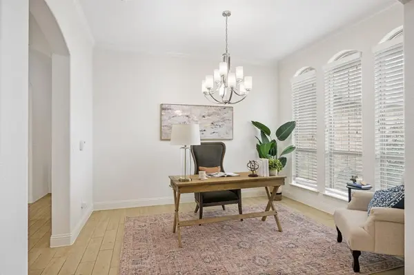 10909 Chriswood Drive, Crowley, TX 76036