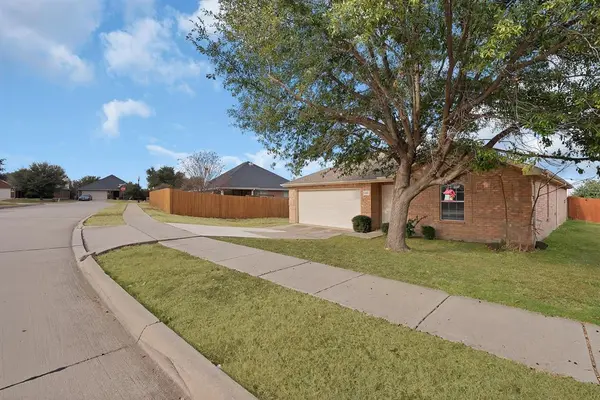 1401 Whitewater Drive, Little Elm, TX 75068