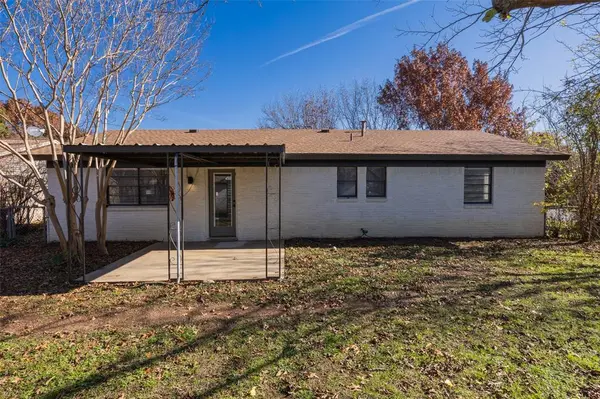 708 Meadowlark Circle, Crowley, TX 76036