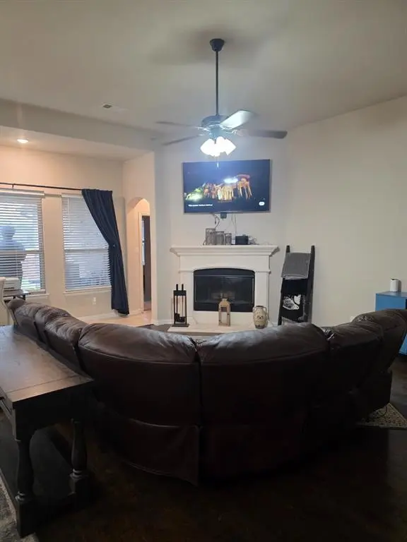 904 Royse Ridge Road, Ennis, TX 75119