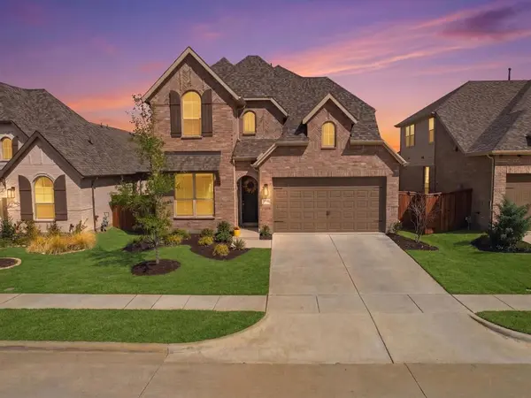 4704 Aubrey Parkway, Aubrey, TX 76227