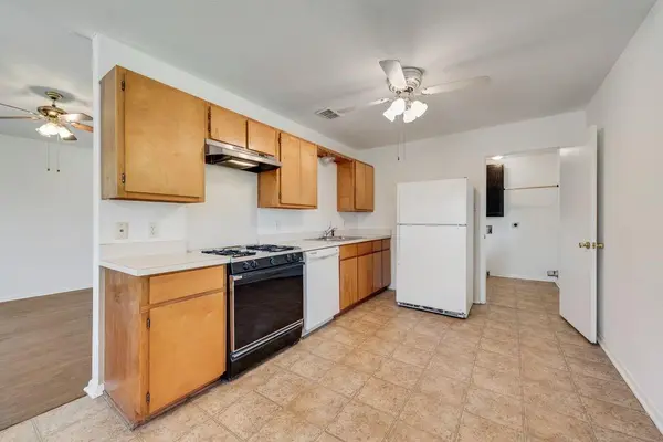 301 Lipscomb Street, Cleburne, TX 76031