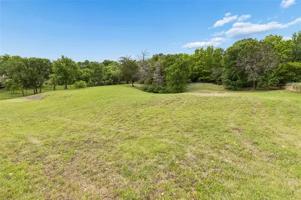 2466 Creekwood Drive, Cedar Hill, TX 75104
