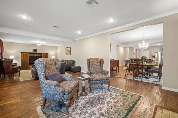 1114 S Crockett Street, Sherman, TX 75090