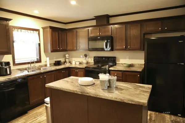 65 Horse Creek Rd, Crown City, OH 45623