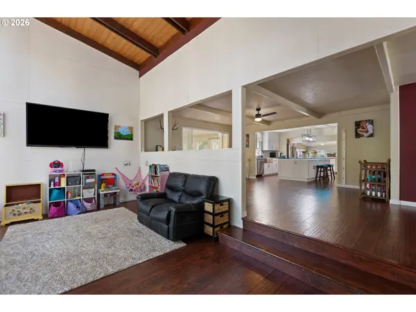 1293 STARVEOUT CREEK RD, Azalea, OR 97410