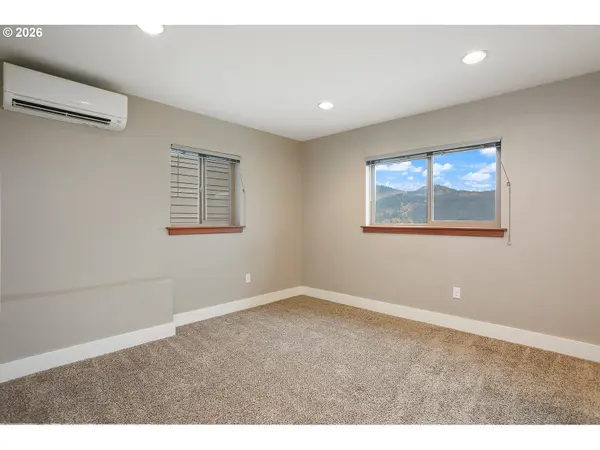 118 INGRAM PL, White Salmon, WA 98672