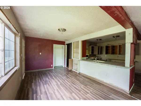 6490 SE JORDAN ST, Milwaukie, OR 97222