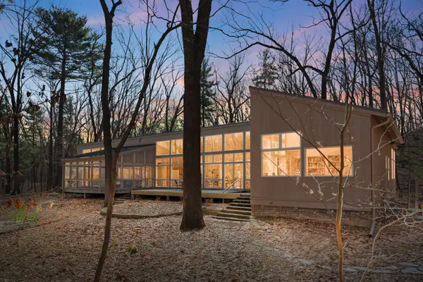 4249 Lake RD, Lake Charter Twp, MI 49127