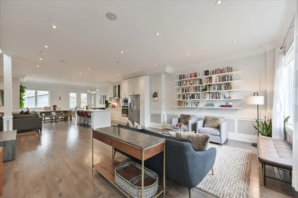 20 Warvet CRES, Toronto E03, ON M4B 1P3