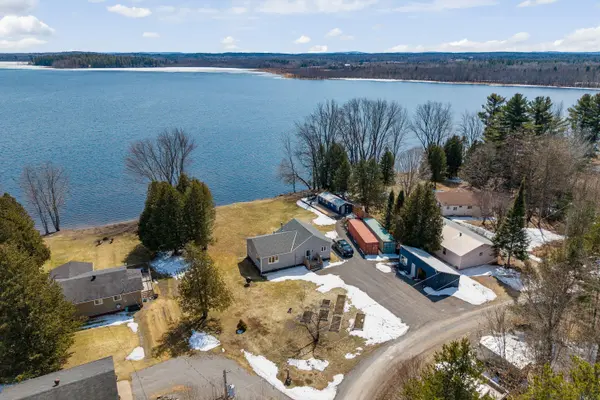 39 Columbine LN, North Algona Wilberforce, ON K0J 1T0