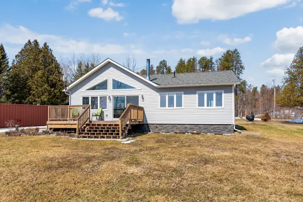 39 Columbine LN, North Algona Wilberforce, ON K0J 1T0