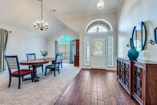 2620 Britany Circle, Bedford, TX 76022