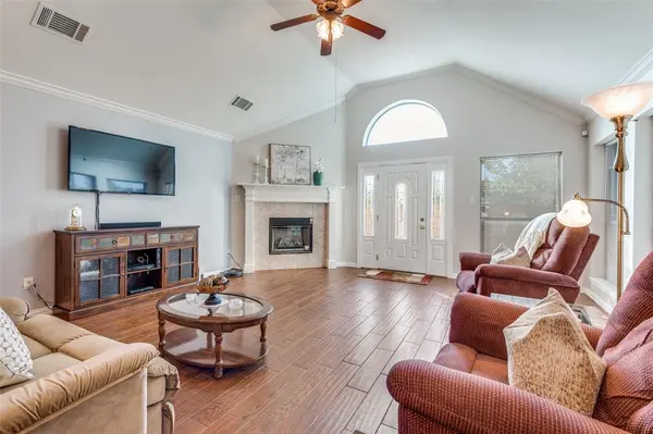 2620 Britany Circle, Bedford, TX 76022