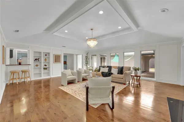 9511 Robin Meadow Drive, Dallas, TX 75243