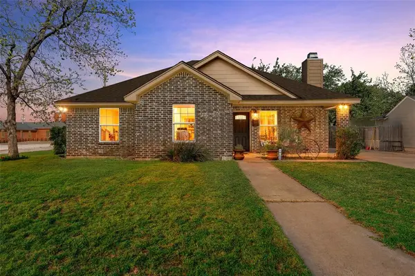 814 N Harrison Street, West, TX 76691