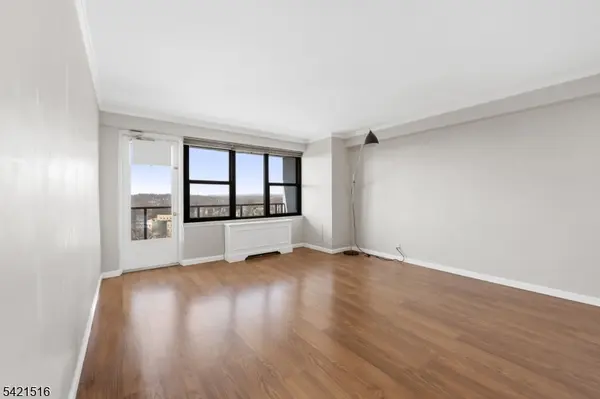 285 Aycrigg Ave #11G, Passaic City, NJ 07055