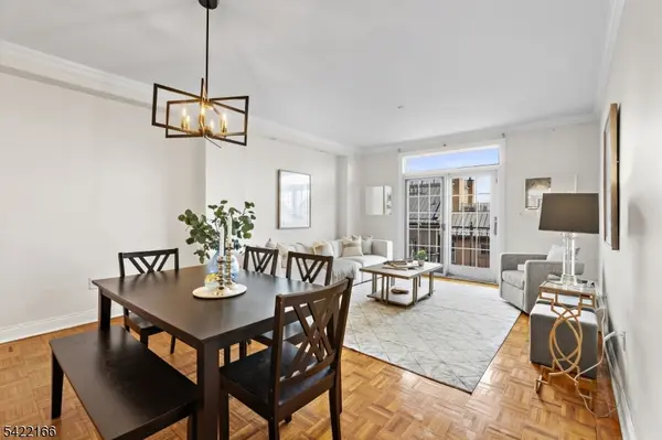 207-66 Shearwater Ct #66, Jersey City, NJ 07305