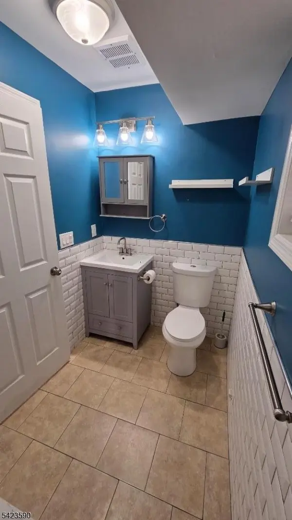 138 Lafayette St, Paterson City, NJ 07501