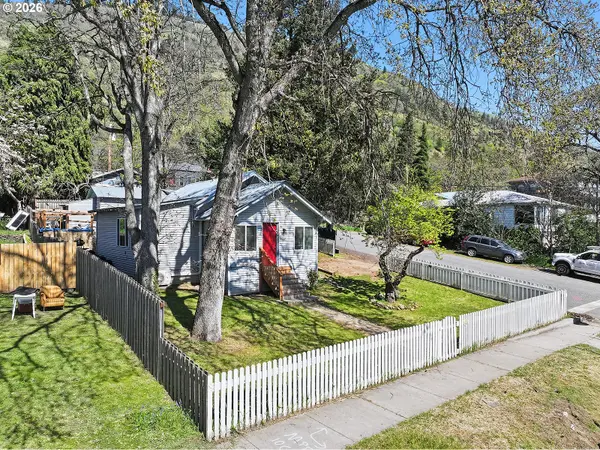 320 E Steuben ST, Bingen, WA 98605