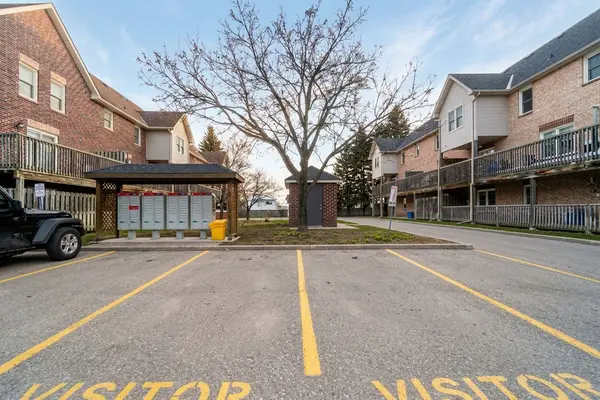 119 D'ambrosio DR #34, Barrie, ON L4N 7R7