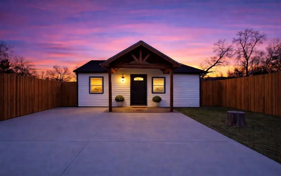 2837 May Street, Fort Worth, TX 76110