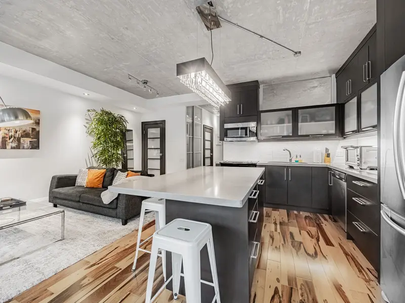 50 Camden ST #405, Toronto C01, ON M5V 3N1