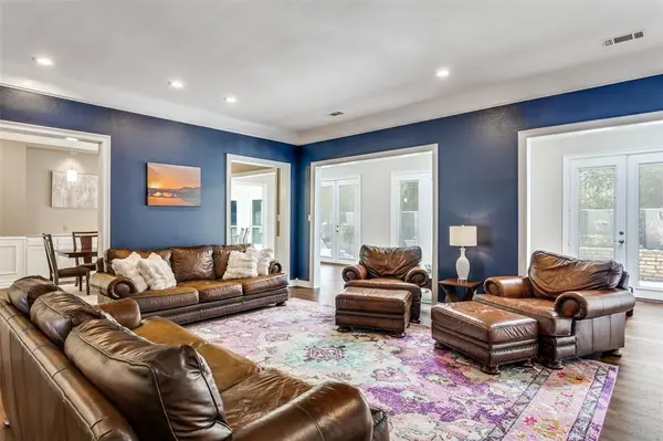 3720 Briarhaven Road, Fort Worth, TX 76109