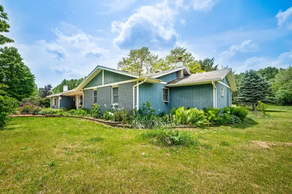 50902 Magician Lake RD, Silver Creek Twp, MI 49047