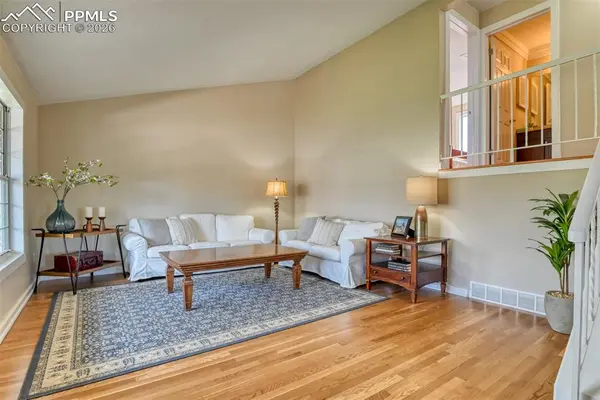 415 Red Mountain CT, Colorado Springs, CO 80919