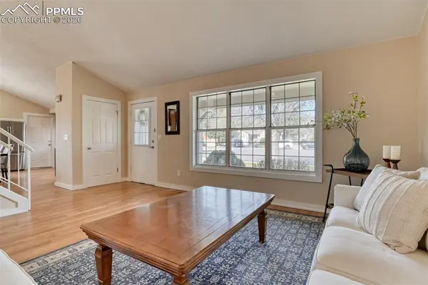 415 Red Mountain CT, Colorado Springs, CO 80919