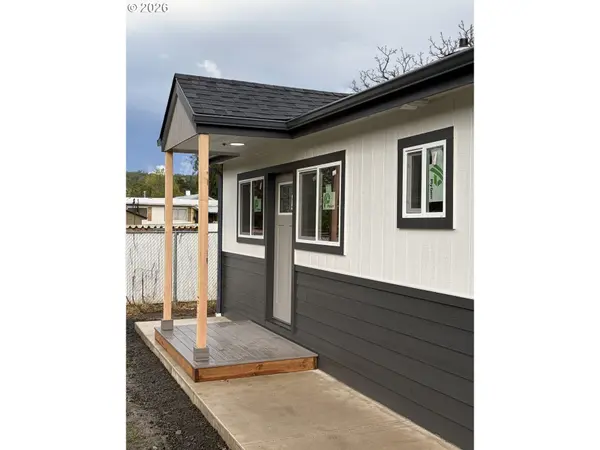 119 WALNUT ST, Myrtle Creek, OR 97457