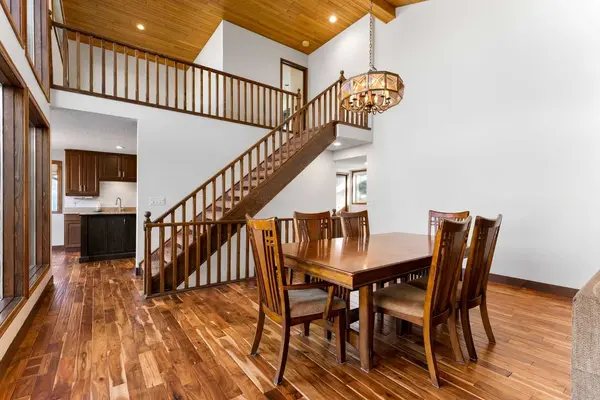 516 Fourth AVE N, Cochrane, AB T4C 1E5