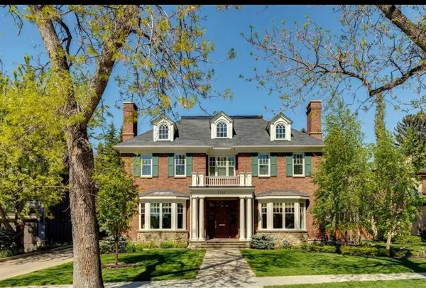 2715 Carleton ST SW, Calgary, AB T2T 3L1