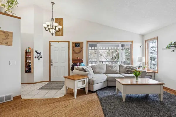 6 Sheep River CRES, Okotoks, AB T1S 1N6