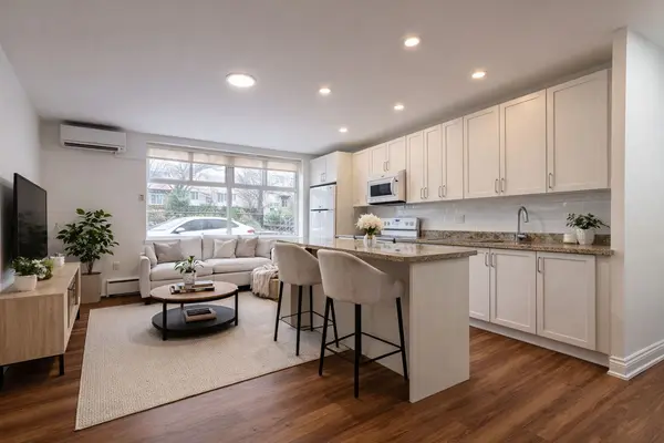 107 Redpath AVE #8, Toronto C10, ON M4S 2J9