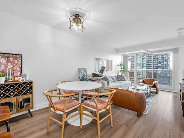 125 Western Battery RD #1209, Toronto C01, ON M6K 3R8