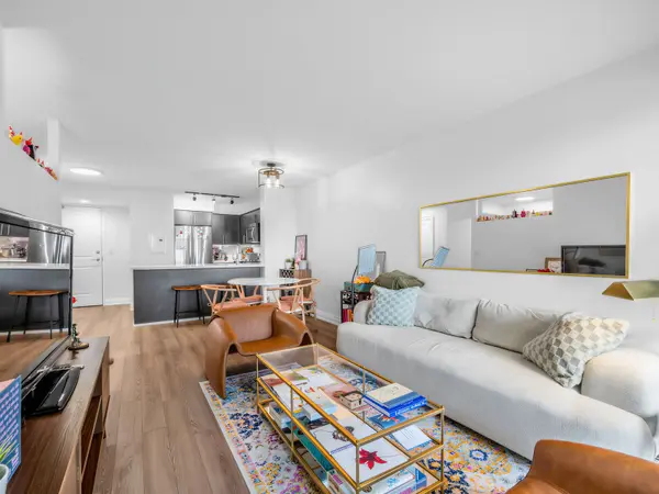 125 Western Battery RD #1209, Toronto C01, ON M6K 3R8