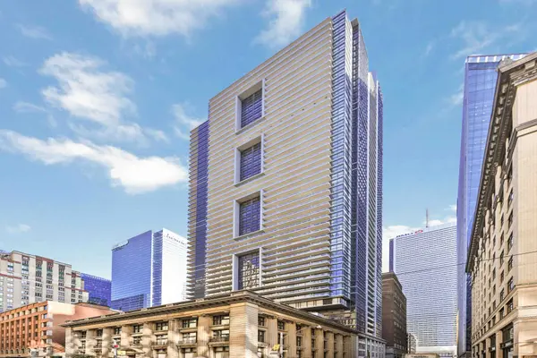 2020 Bathurst ST #827, Toronto C03, ON M5P 0A6