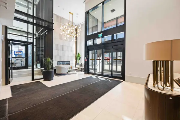 2020 Bathurst ST #827, Toronto C03, ON M5P 0A6