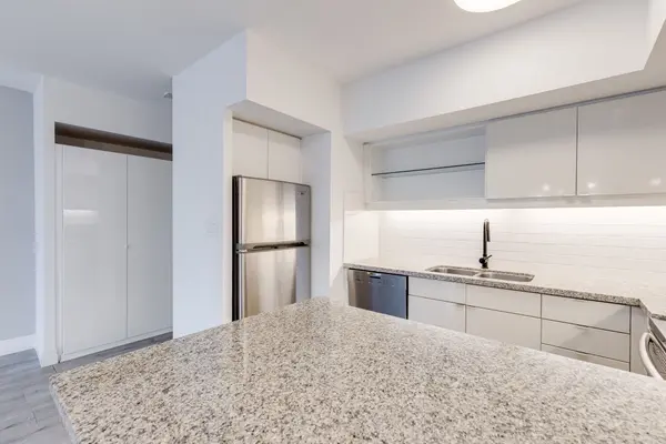 25 The Esplanade N/A #1701, Toronto C08, ON M5E 1W5