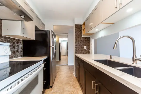 90 Dale AVE #803, Toronto E08, ON M1J 3N4