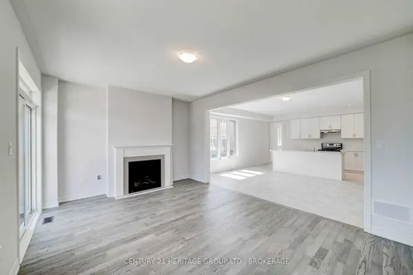 5 Frederick Taylor WAY, East Gwillimbury, ON L0G 1M0