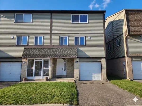 12 New Port WAY, Markham, ON L3T 2N2