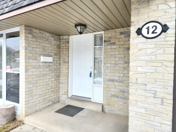 12 New Port WAY, Markham, ON L3T 5G4
