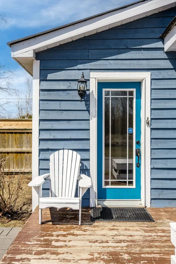 490 Park ST, Tay, ON L0K 2A0